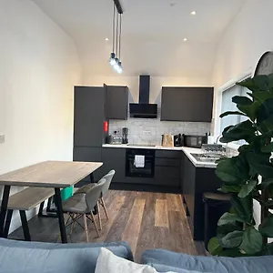 Apartment Sapphire Premier W/secure Parking, Cardiff