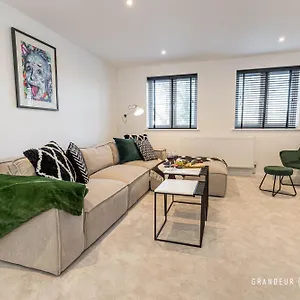 The Hideaway By Grandeur Apartment Bournemouth