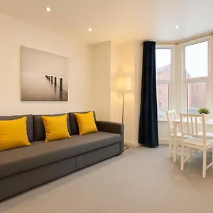 Apartment Stylish Modern For Up To 4 Nr Citycentre, Cardiff